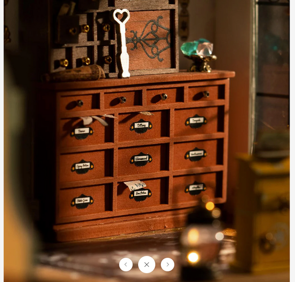 DIY Miniature-Kiki's Magic Emporium