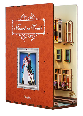 Book Nook-Travel in Venice