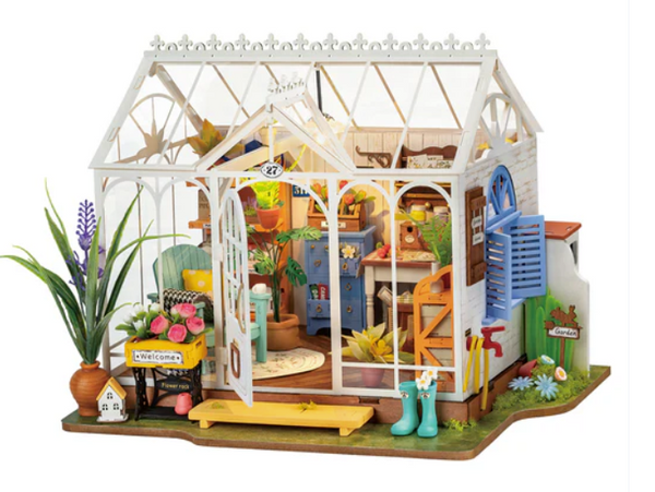 DIY Miniature-Dreamy Garden House