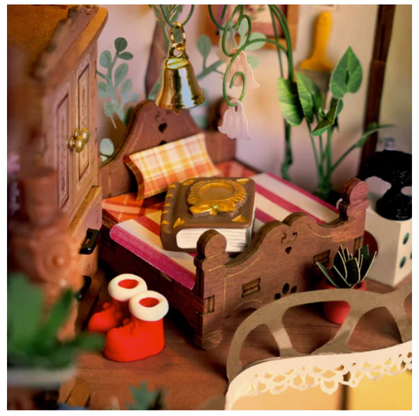 DIY Miniature-Fairytale Tree House