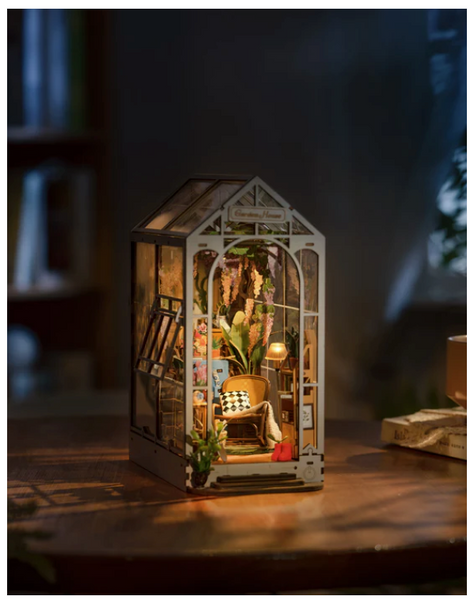 Book Nook-Garden House