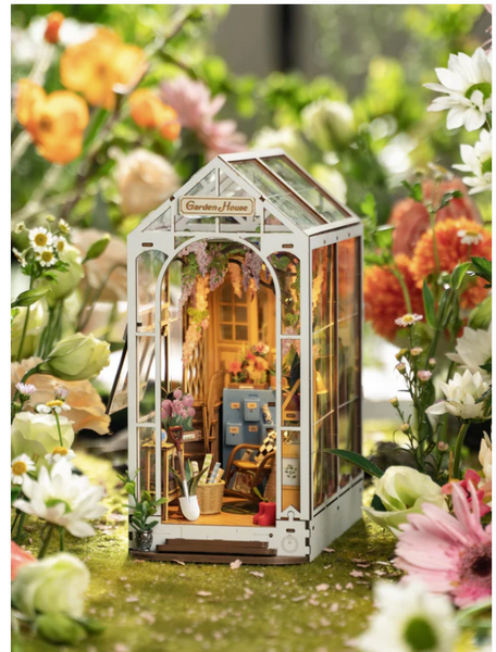 Book Nook-Garden House